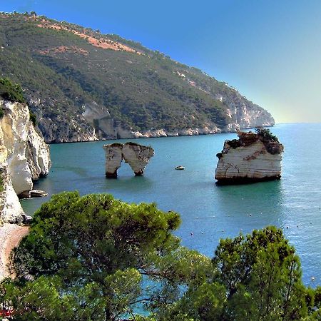 Residence I Faraglioni Mattinata Bagian luar foto