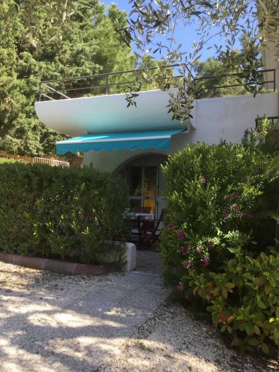 Residence I Faraglioni Mattinata Bagian luar foto