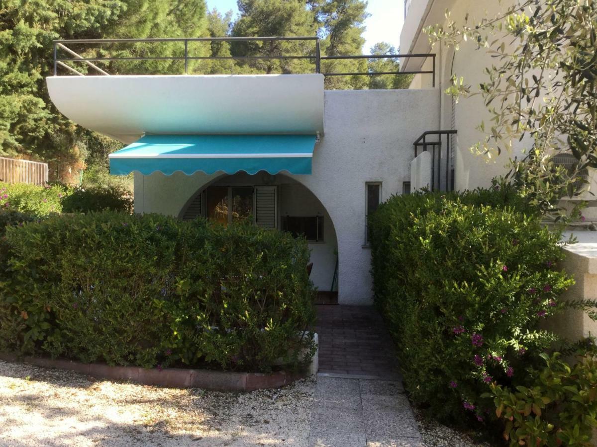 Residence I Faraglioni Mattinata Bagian luar foto