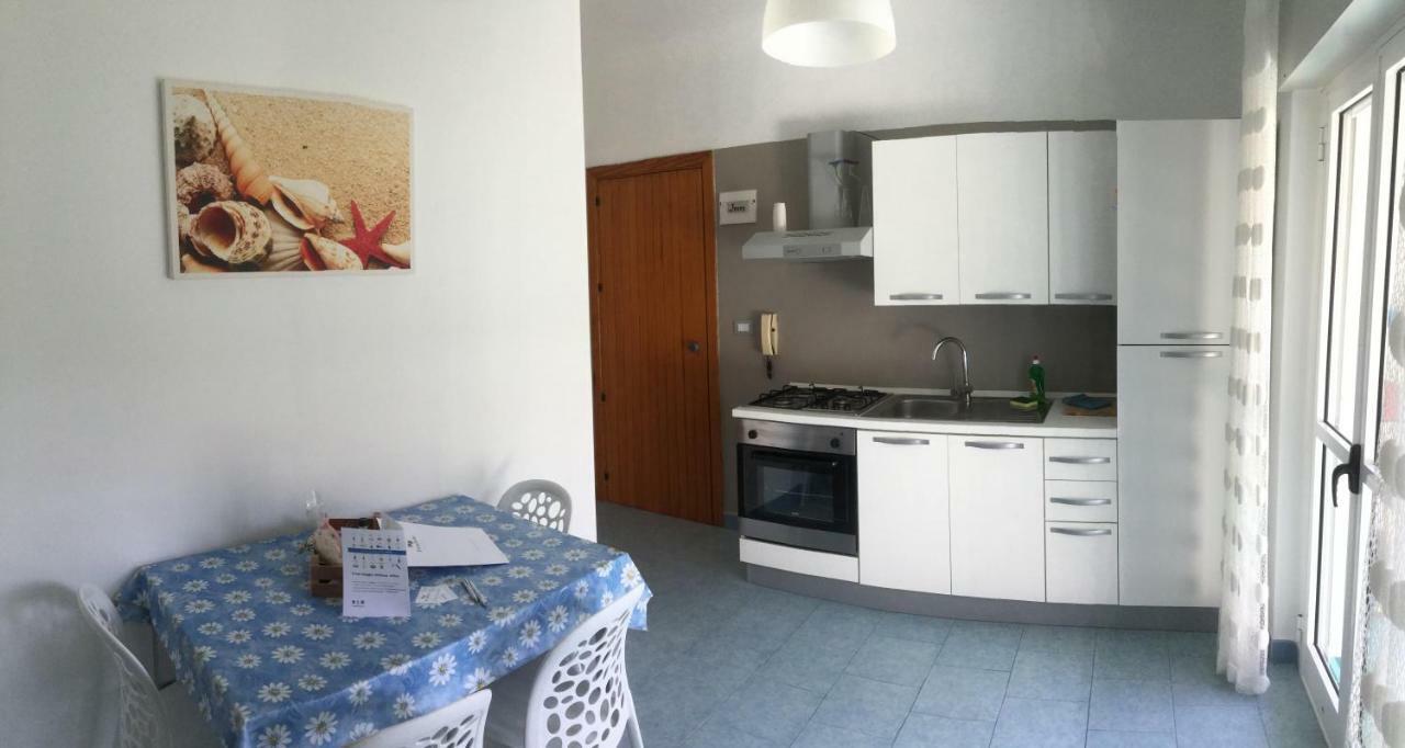 Residence I Faraglioni Mattinata Bagian luar foto