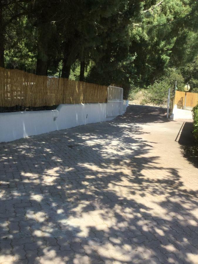 Residence I Faraglioni Mattinata Bagian luar foto